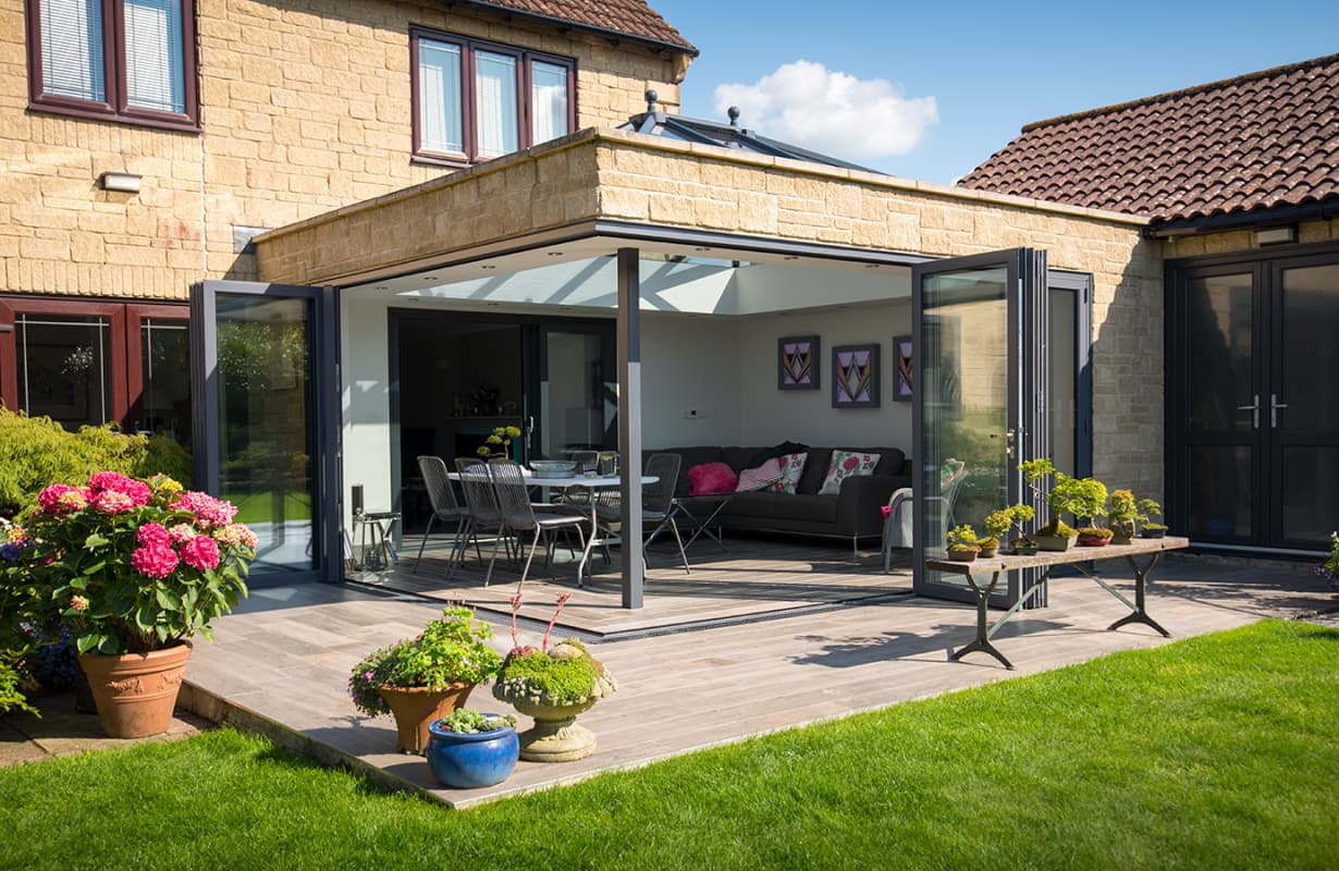 BESPOKE CORNER BI-FOLD DOORS